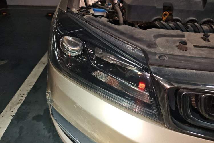 Used Geely Auto Emgrand 2018 1.5L CVT Luxury Model Right Front Headlight