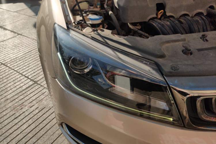 Used Geely Auto Emgrand 2018 1.5L CVT Luxury Model Right Front Headlight