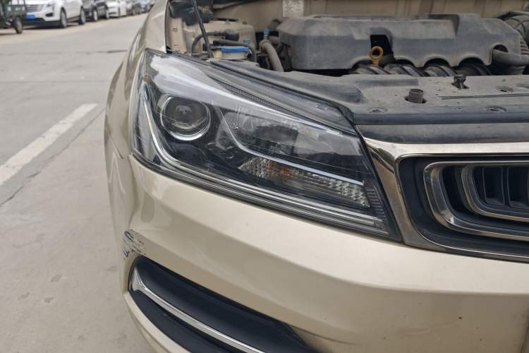 Used Geely Auto Emgrand 2018 1.5L CVT Upward Connect Edition Right Front Headlight