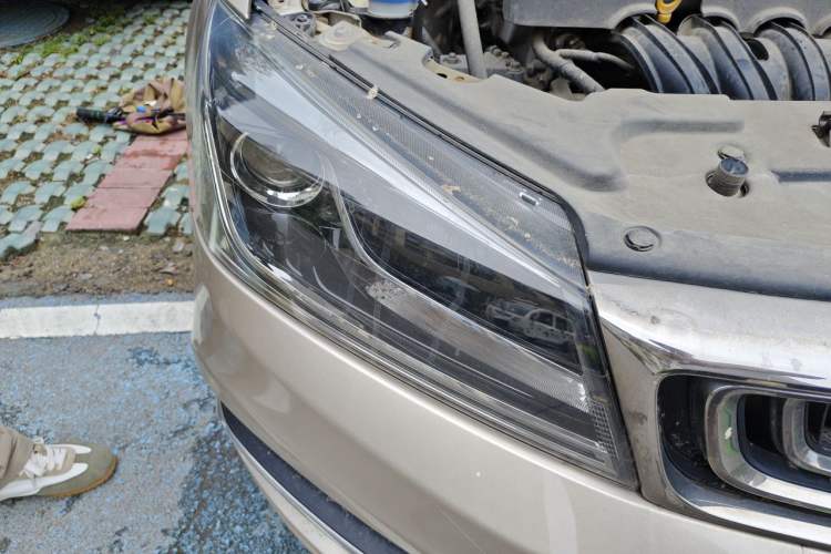 Used Geely Auto Emgrand 2018 1.5L CVT Upward Connect Edition Right Front Headlight