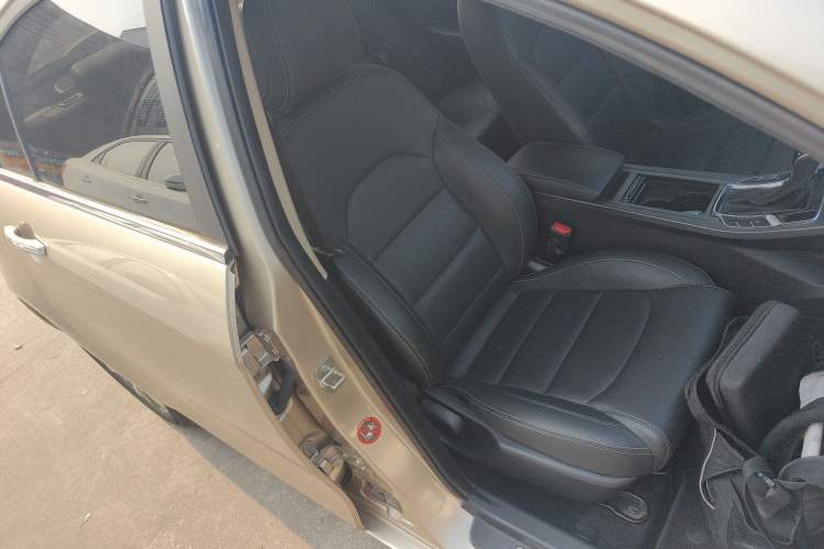 Used Geely Auto Emgrand 2018 1.5L CVT Upward Connect Edition Right Front Seat