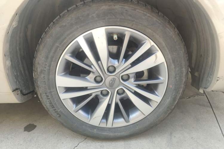 Used Geely Auto Emgrand 2018 1.5L CVT Upward Connect Edition Right Front Wheel Hub