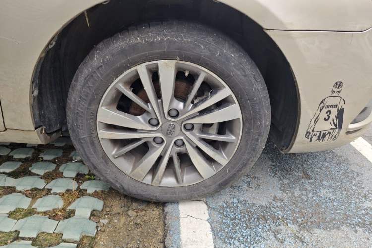 Used Geely Auto Emgrand 2018 1.5L CVT Upward Connect Edition Right Front Wheel Hub