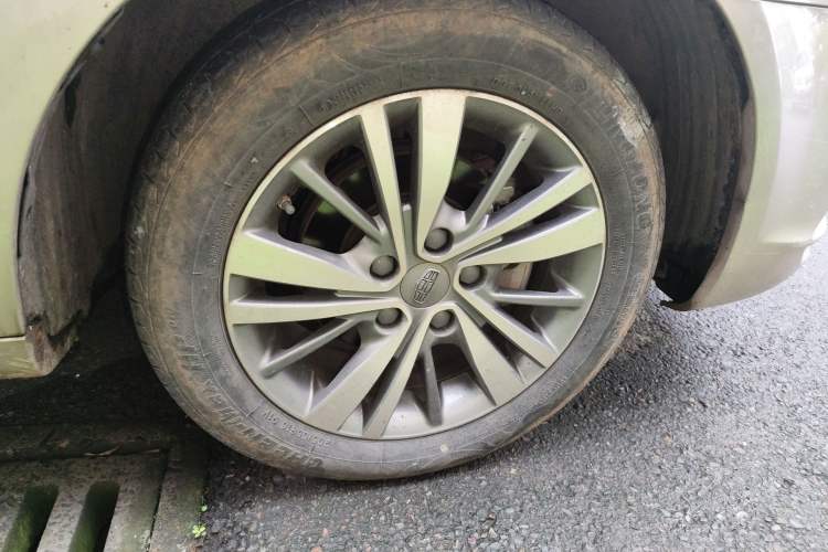 Used Geely Auto Emgrand 2018 1.5L CVT Upward Connect Edition Right Front Wheel Hub