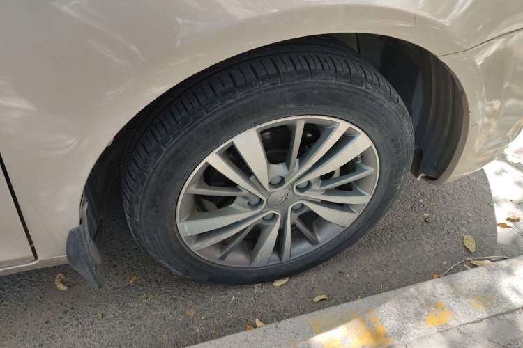 Used Geely Auto Emgrand 2018 1.5L Manual Upward Connect Edition Right Front Wheel Hub