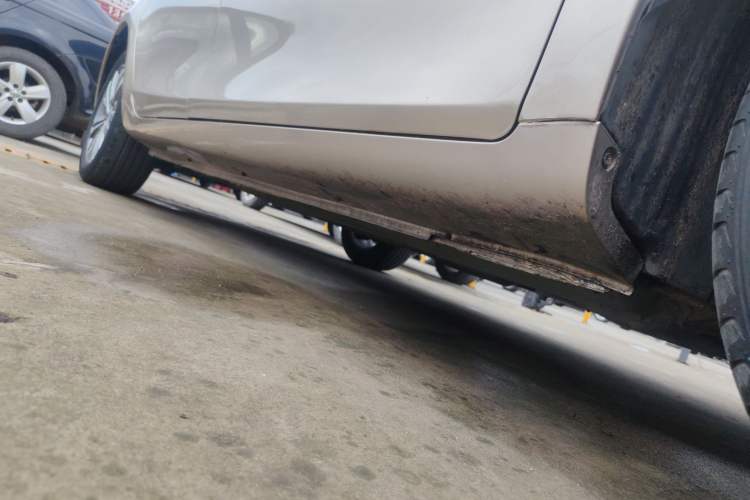 Used Geely Auto Emgrand 2018 1.5L CVT Upward Connect Edition Right Side Sill