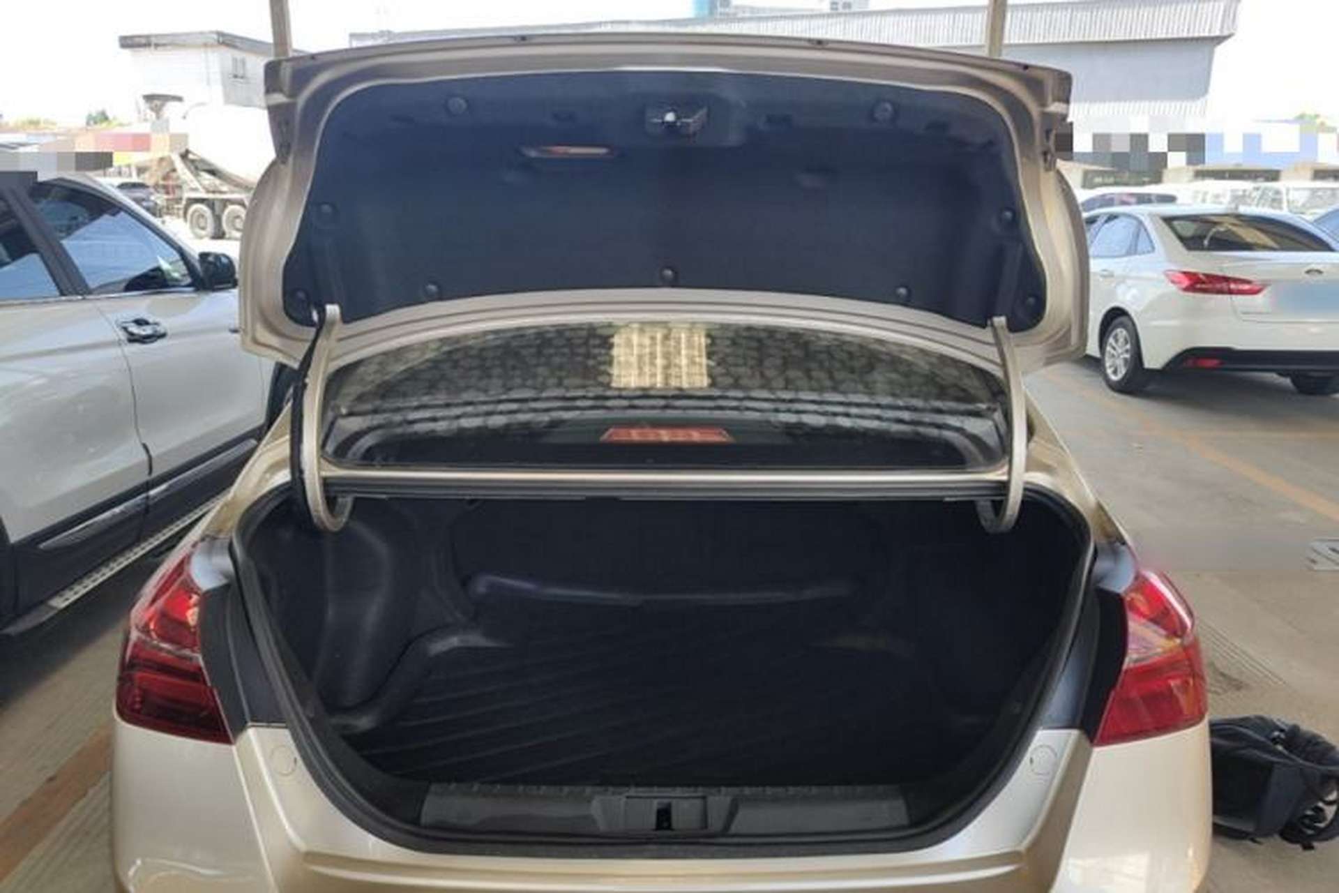 Used Geely Auto Emgrand 2018 1.5L Manual Upward Connect Edition Trunk