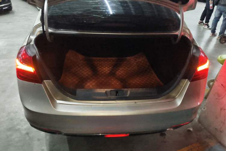Used Geely Auto Emgrand 2018 1.5L CVT Upward Connect Edition Trunk