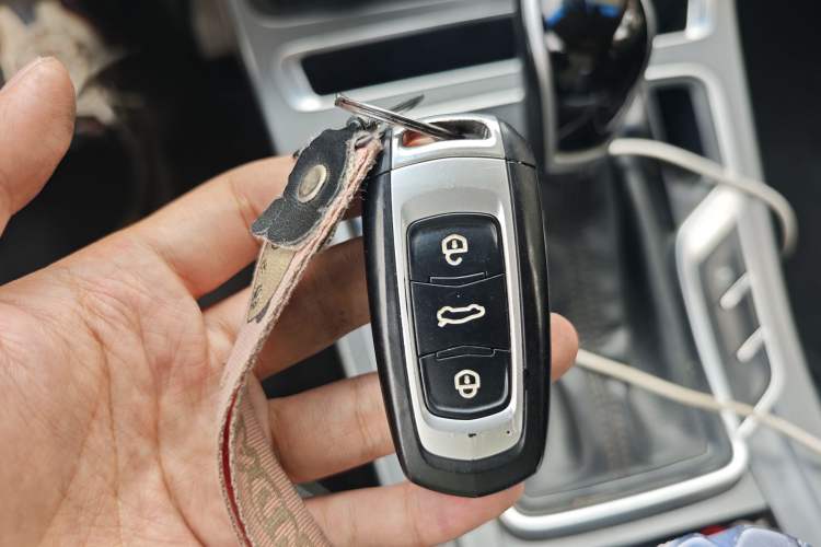 Used Geely Auto Emgrand 2018 1.5L CVT Upward Connect Edition Vehicle Key
