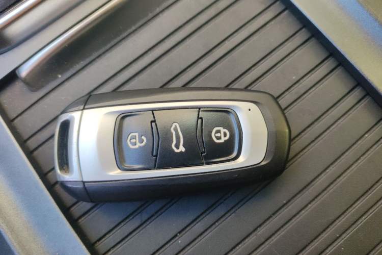 Used Geely Auto Emgrand 2018 1.5L CVT Upward Connect Edition Vehicle Key