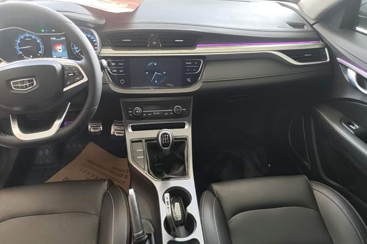 Used Geely Auto Emgrand 2019 Leading Edition 1.5L Manual Luxury Model China VI Standard Audio And AC Panel