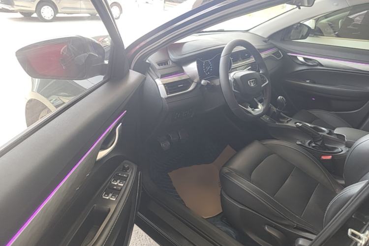 Used Geely Auto Emgrand 2019 Leading Edition 1.5L Manual Luxury Model China VI Standard Driver Seat