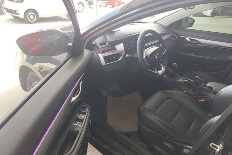 Used Geely Auto Emgrand 2019 Leading Edition 1.5L Manual Luxury Model China VI Standard Driver Seat
