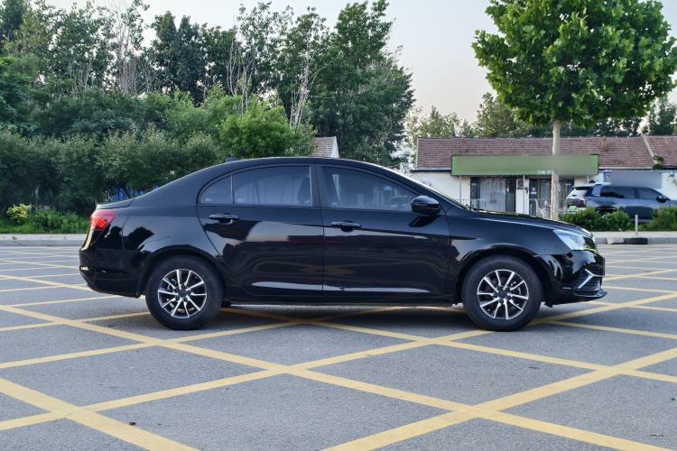 Used Geely Auto Emgrand 2019 Leading Edition 1.5L Manual Luxury Model China VI Standard Exterior 4