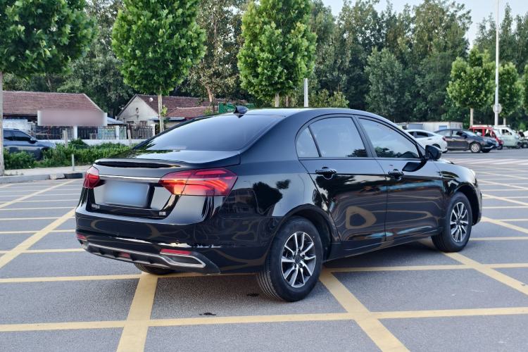 Used Geely Auto Emgrand 2019 Leading Edition 1.5L Manual Luxury Model China VI Standard Exterior 5