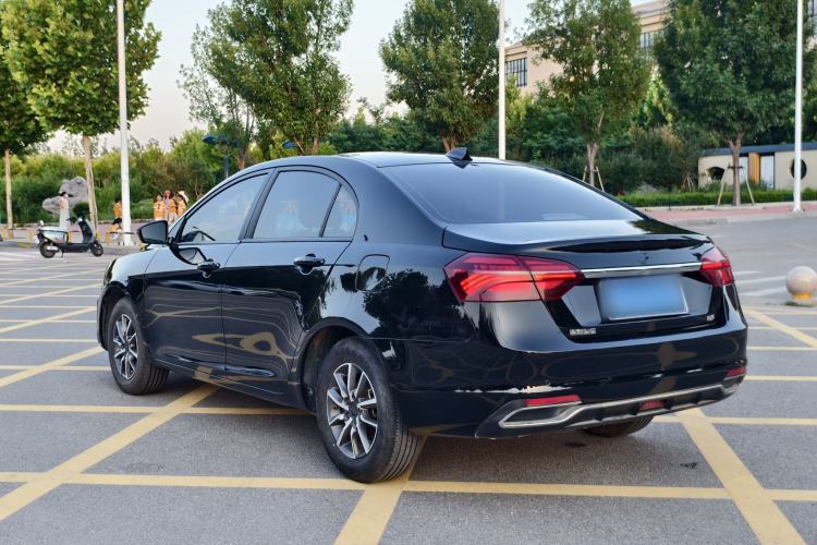 Used Geely Auto Emgrand 2019 Leading Edition 1.5L Manual Luxury Model China VI Standard Exterior 7