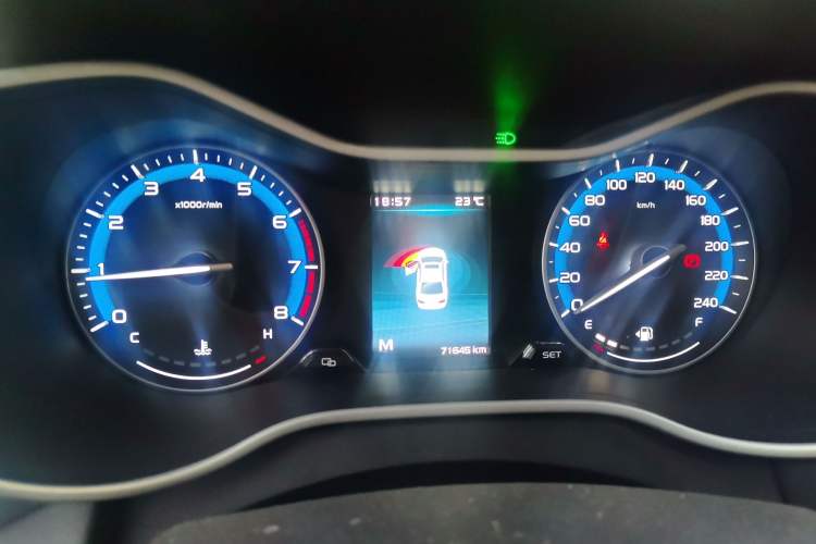 Used Geely Auto Emgrand 2019 Leading Edition 1.5L Manual Luxury Model China VI Standard Instrument Cluster