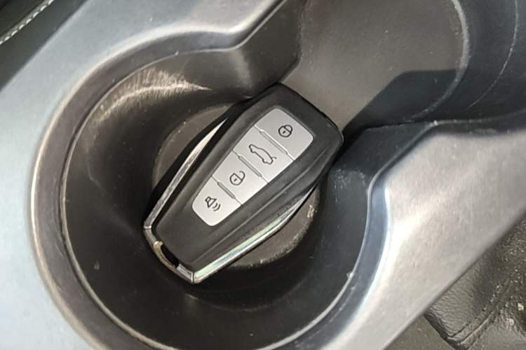 Used Geely Auto Emgrand 2019 Leading Edition 1.5L Manual Luxury Model China VI Standard Interior 1