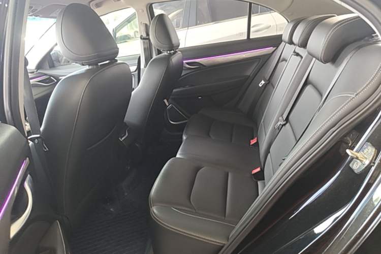 Used Geely Auto Emgrand 2019 Leading Edition 1.5L Manual Luxury Model China VI Standard Left Rear Seat