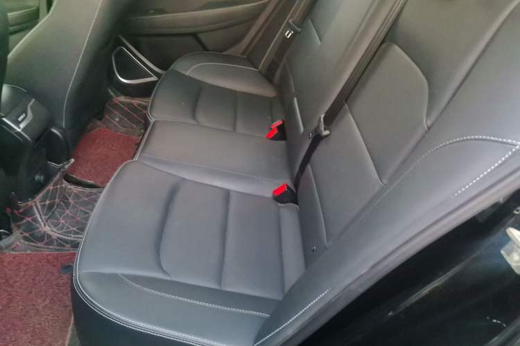 Used Geely Auto Emgrand 2019 Leading Edition 1.5L Manual Luxury Model China VI Standard Left Rear Seat