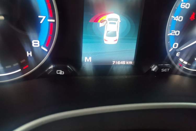 Used Geely Auto Emgrand 2019 Leading Edition 1.5L Manual Luxury Model China VI Standard Odometer Close Up