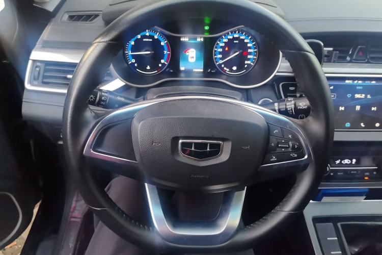 Used Geely Auto Emgrand 2019 Leading Edition 1.5L Manual Luxury Model China VI Standard Steering Wheel