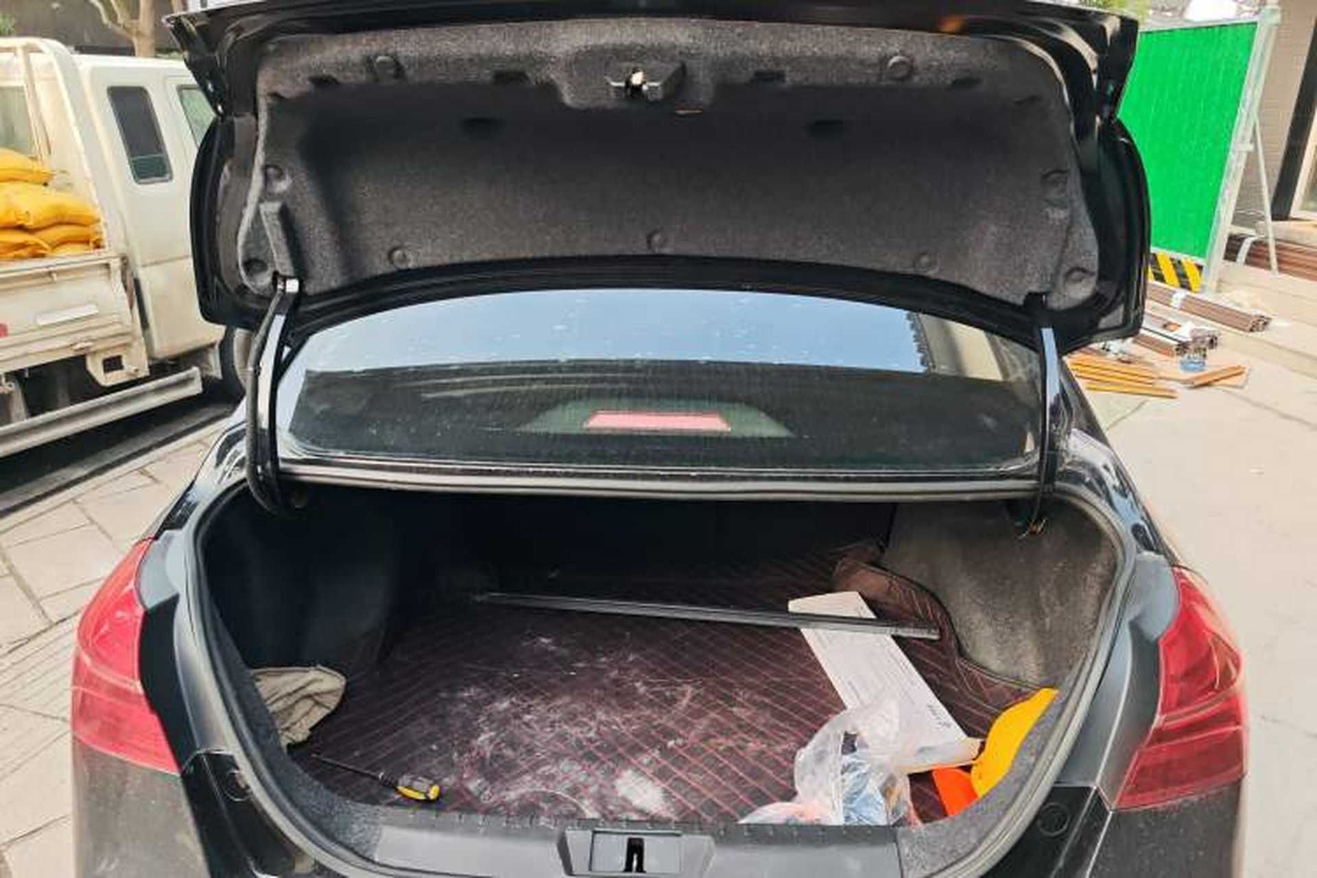 Used Geely Auto Emgrand 2019 Leading Edition 1.5L Manual Upgraded Connectivity Model China V Standard Trunk
