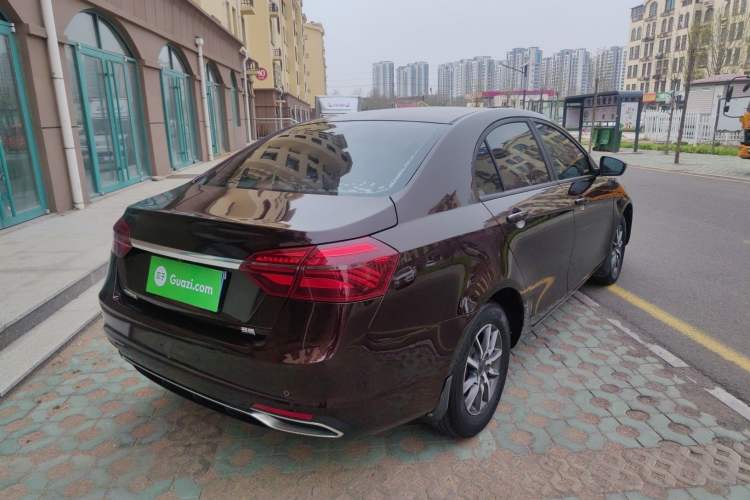 Used Geely Auto Emgrand 2019 Leading Edition 1.5L Manual Luxury Model China VI Standard Exterior 5
