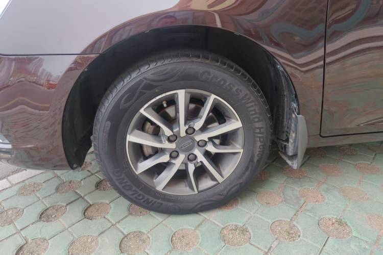 Used Geely Auto Emgrand 2019 Leading Edition 1.5L Manual Luxury Model China VI Standard Exterior 7