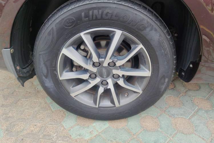 Used Geely Auto Emgrand 2019 Leading Edition 1.5L Manual Luxury Model China VI Standard Exterior 8