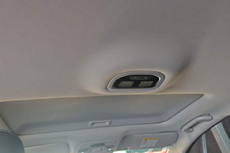 Used Geely Auto Emgrand 2019 Leading Edition 1.5L CVT Upward Asian Games Edition China VI Headliner