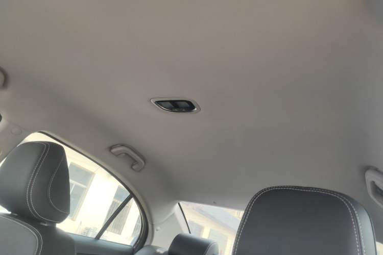 Used Geely Auto Emgrand 2019 Leading Edition 1.5L Manual Luxury Model China VI Standard Headliner