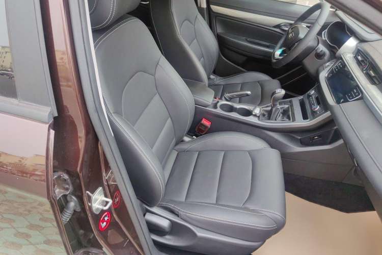 Used Geely Auto Emgrand 2019 Leading Edition 1.5L Manual Luxury Model China VI Standard Right Front Seat