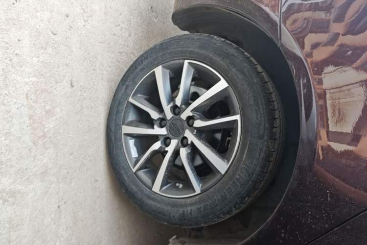 Used Geely Auto Emgrand 2019 Leading Edition 1.5L CVT Upward Asian Games Edition China VI Right Rear Wheel Hub