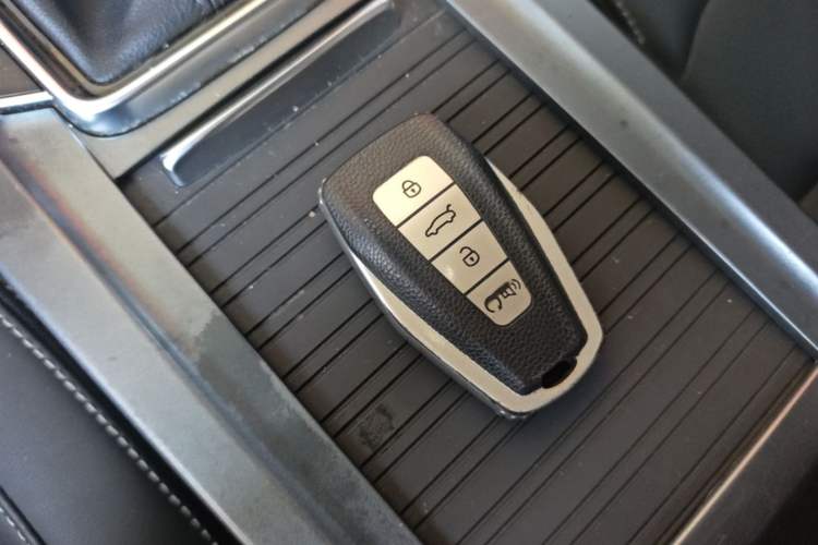 Used Geely Auto Emgrand 2019 Leading Edition 1.5L CVT Upward Asian Games Edition China VI Vehicle Key