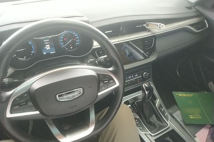 Used Geely Auto Emgrand 2019 Leading Edition 1.5L CVT Luxury Model China VI Standard Center Console