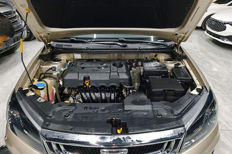 Used Geely Auto Emgrand 2019 Leading Edition 1.5L Manual Luxury Model China VI Standard Engine Bay