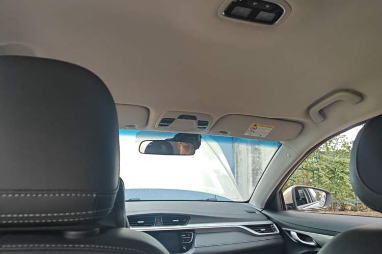 Used Geely Auto Emgrand 2019 Leading Edition 1.5L CVT Luxury Model China VI Standard Headliner