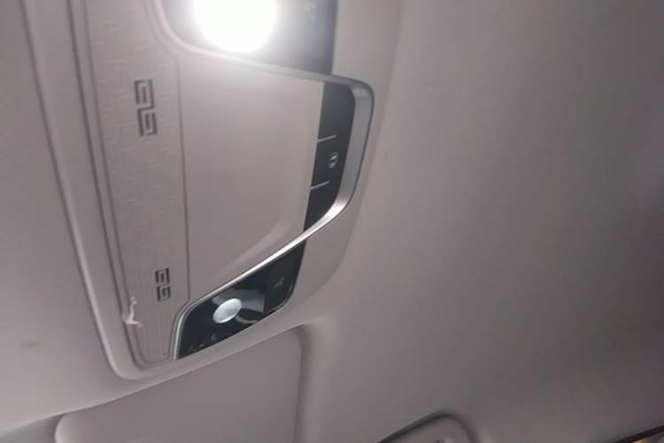 Used Geely Auto Emgrand 2019 Leading Edition 1.5L CVT Luxury Model China VI Standard Headliner