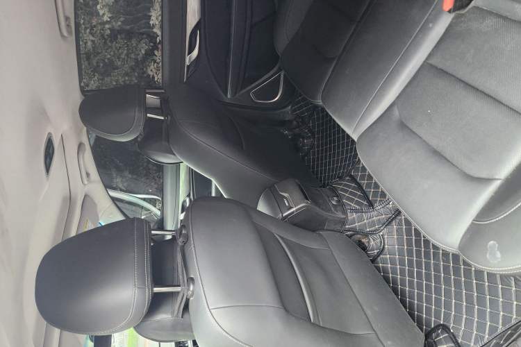 Used Geely Auto Emgrand 2019 Leading Edition 1.5L CVT Upward Asian Games Edition China VI Interior 3