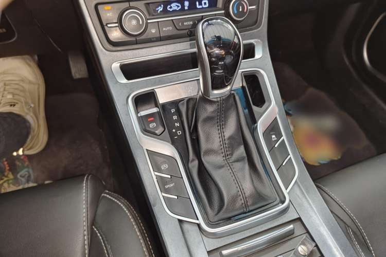 Used Geely Auto Emgrand 2019 Leading Edition 1.5L CVT Upward Asian Games Edition China VI Interior 3