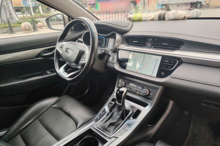 Used Geely Auto Emgrand 2019 Leading Edition 1.5L CVT Luxury Model China VI Standard Interior 4