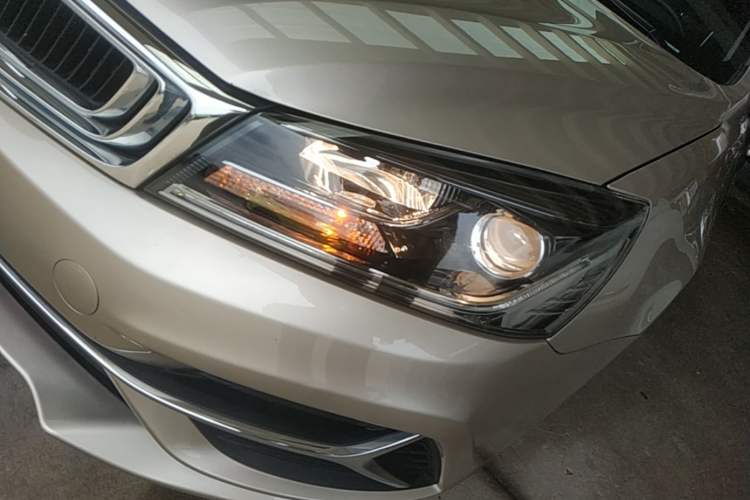 Used Geely Auto Emgrand 2019 Leading Edition 1.5L CVT Luxury Model China VI Standard Left Front Headlight