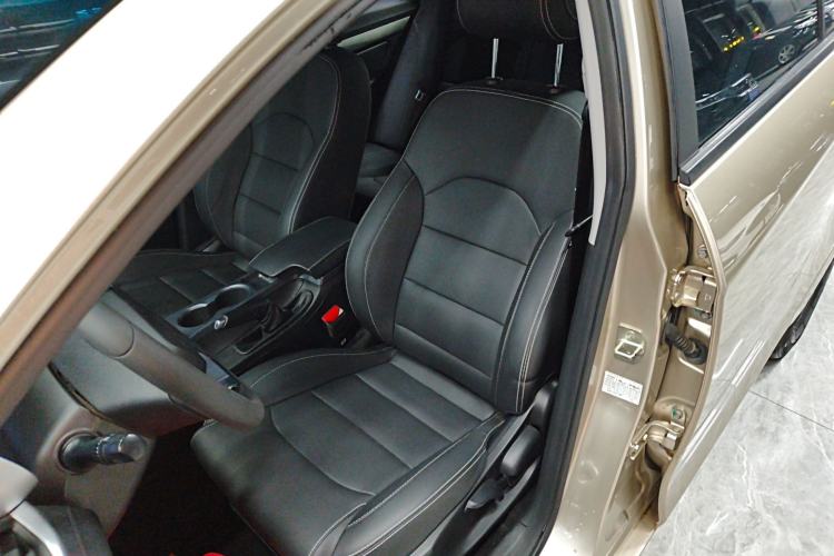 Used Geely Auto Emgrand 2019 Leading Edition 1.5L Manual Luxury Model China VI Standard Left Front Seat