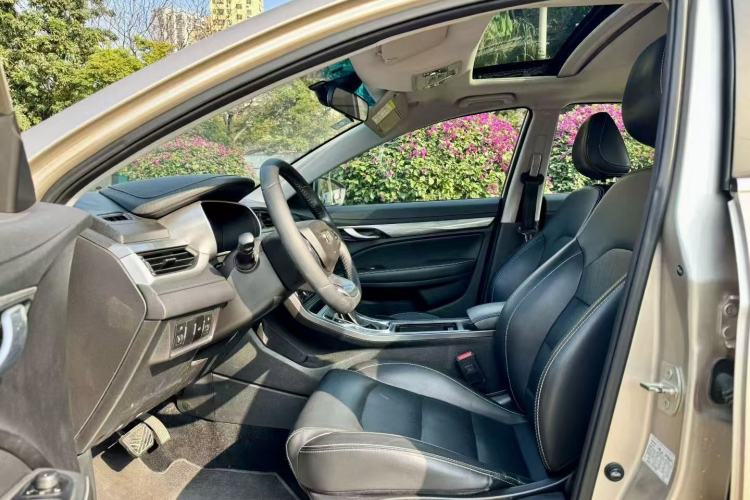 Used Geely Auto Emgrand 2019 Leading Edition 1.5L CVT Upward-Connected Model China VI Standard Left Front Seat