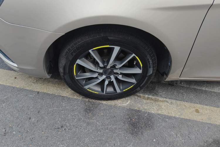 Used Geely Auto Emgrand 2019 Leading Edition 1.5L CVT Upward-Connected Model China VI Standard Left Front Wheel Hub