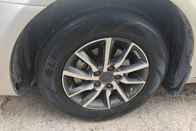 Used Geely Auto Emgrand 2019 Leading Edition 1.5L CVT Luxury Model China VI Standard Left Front Wheel Hub