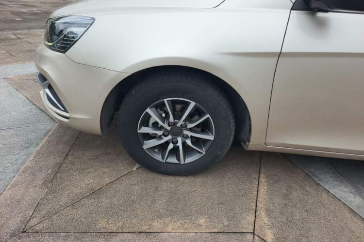 Used Geely Auto Emgrand 2019 Leading Edition 1.5L CVT Luxury Model China VI Standard Left Front Wheel Hub