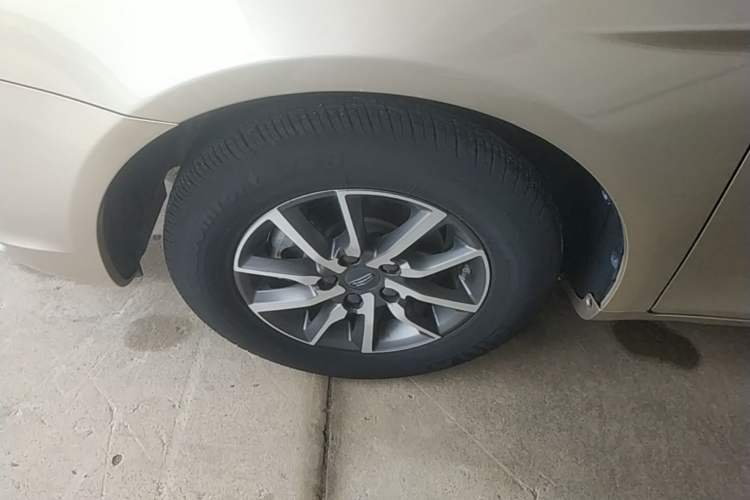 Used Geely Auto Emgrand 2019 Leading Edition 1.5L CVT Luxury Model China VI Standard Left Front Wheel Hub