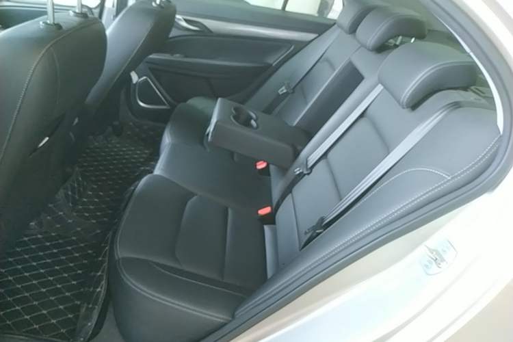 Used Geely Auto Emgrand 2019 Leading Edition 1.5L CVT Luxury Model China VI Standard Left Rear Seat